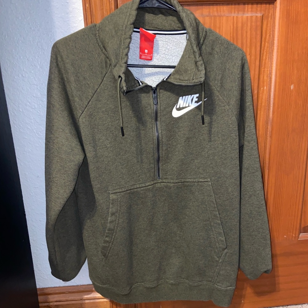 Nike women’s green pullover-size medium
